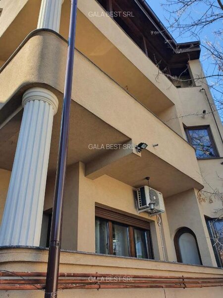 Piata Muncii- Decebal, vila 400mp,12 camere, curte 200mp